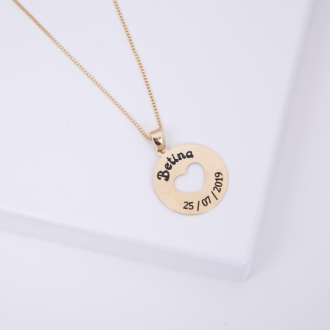 Colar medalha amor com nome e data personalizados